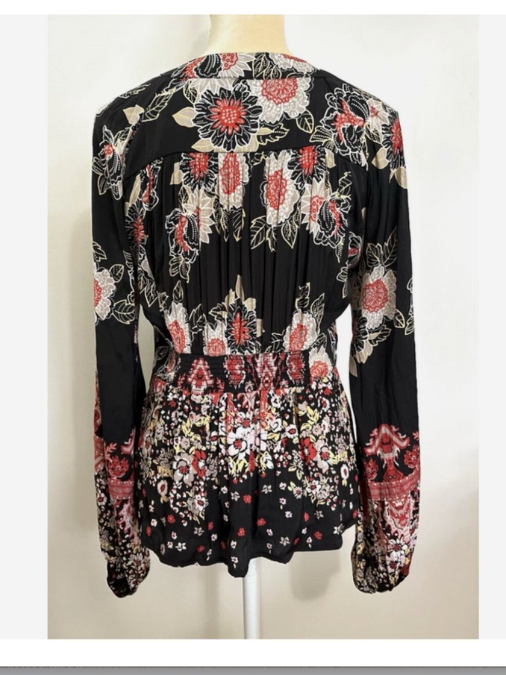 FREE PEOPLE Black Gold Floral Tie Waist Top Size Medium Run Free - Picture 6 of 10
